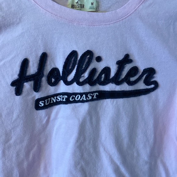 Hollister Medium Pink Crop Top Preowned Shirt Will fit XS-Medium - Picture 2 of 4